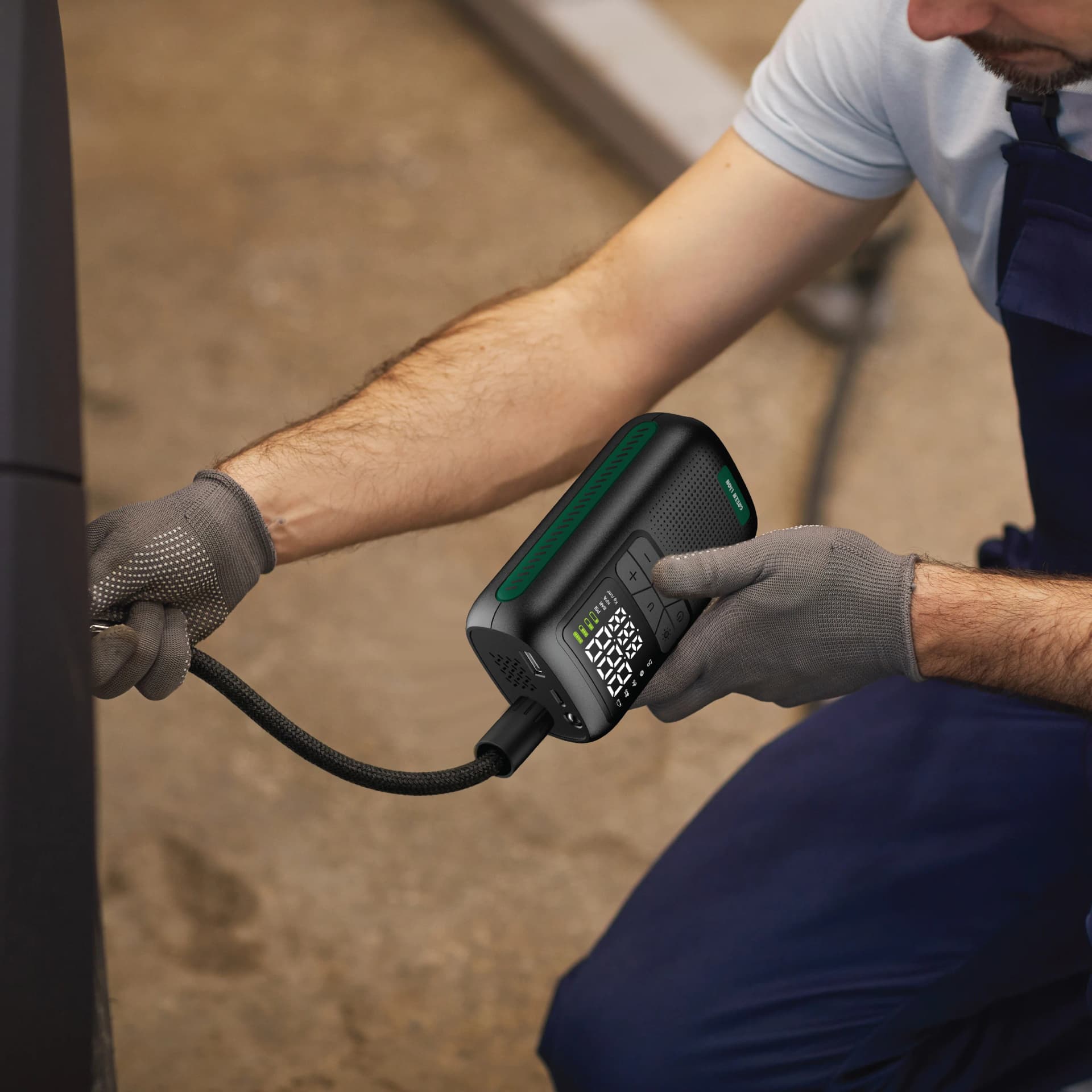 Green Lion GL-A4 Portable Tire Inflator 150 PSI - Black